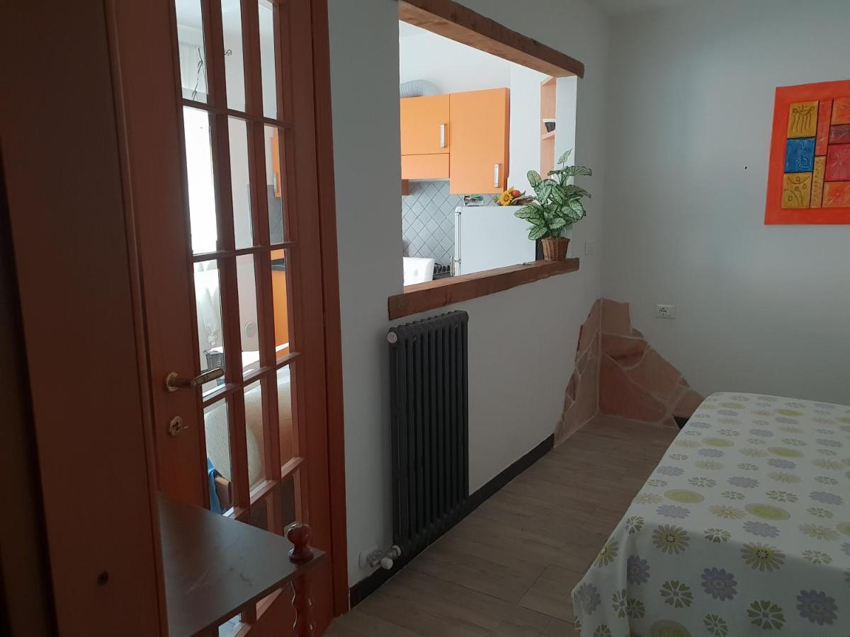 Casa Vacanze L'Agrifoglio Bed & Breakfast Magliolo ภายนอก รูปภาพ