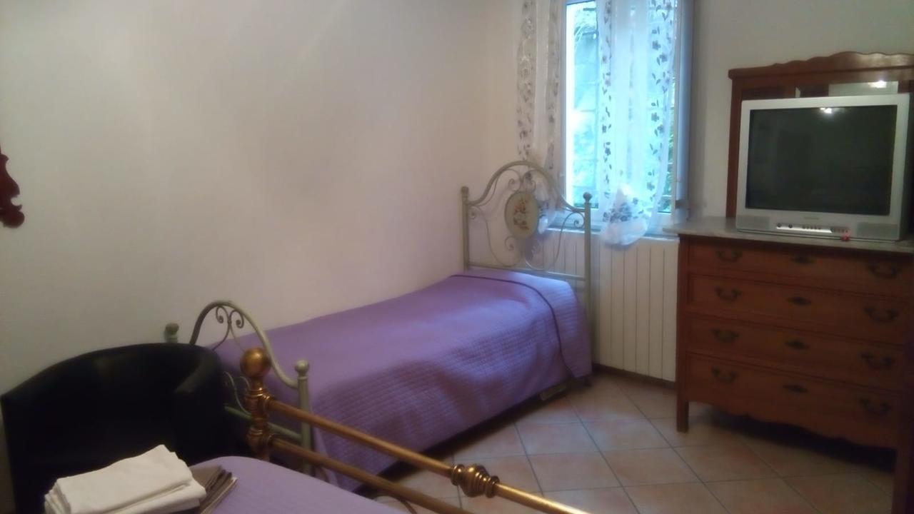 Casa Vacanze L'Agrifoglio Bed & Breakfast Magliolo ภายนอก รูปภาพ