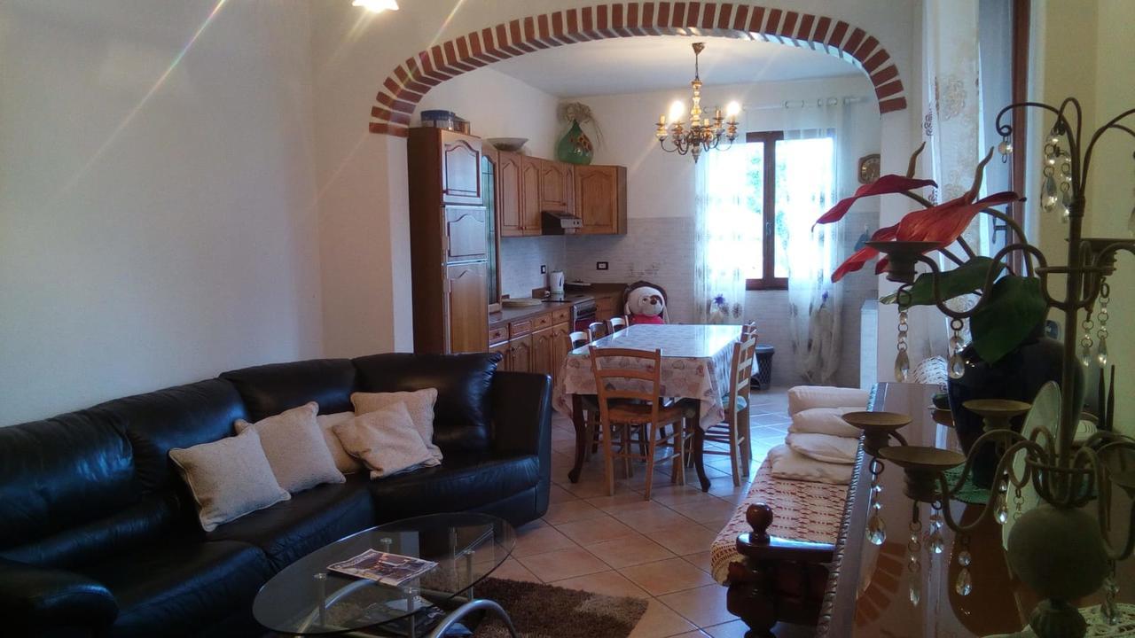 Casa Vacanze L'Agrifoglio Bed & Breakfast Magliolo ภายนอก รูปภาพ
